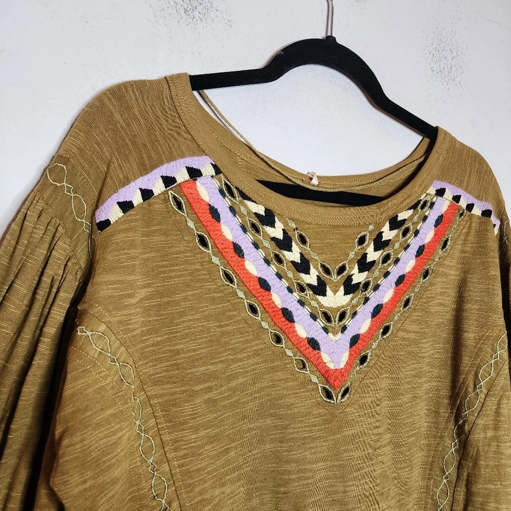 NWT Free People linen-blend Embroidered top in Moss Combo.‎